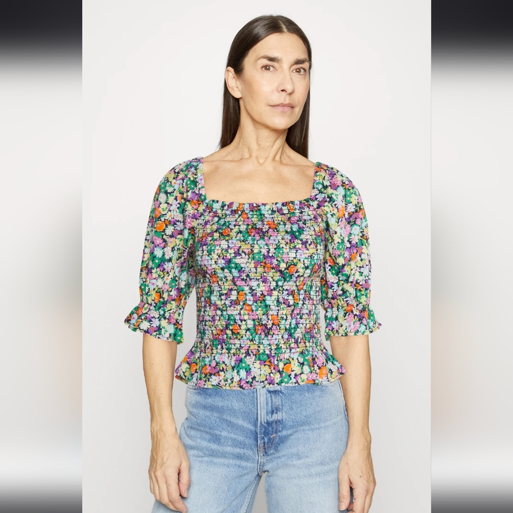 GAP Puff Sleeve Smocked Top